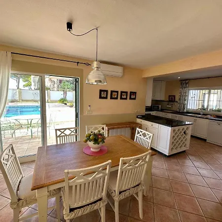 Mediterranea A 75 Metros De La Playa. Villa Orihuela