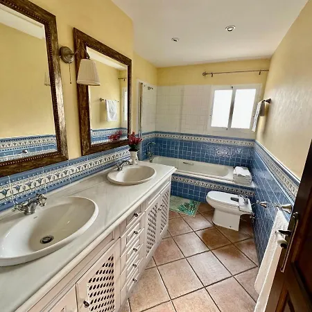 Villa Chalet Mediterranea A 75 Metros De La Playa. *