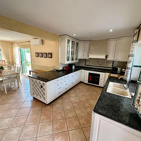 Villa Mediterranea A 75 Metros De La Playa.